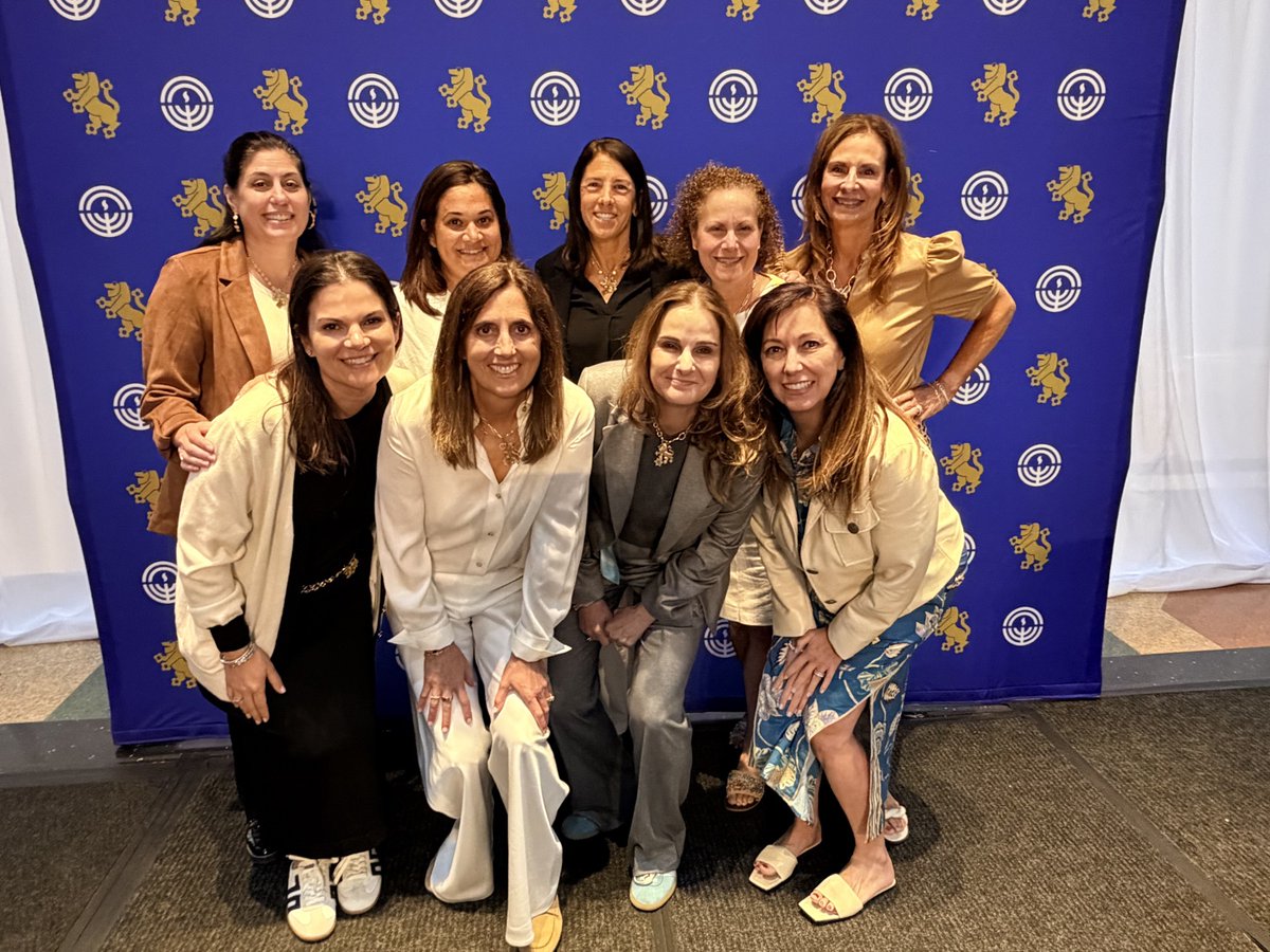 jewishcleveland's tweet photo. 9 #JewishCleveland women recently attended the @jfederations National Women’s Philanthropy Board Retreat in NYC! Participants connected with fellow women leaders, learned from experts, and explored topics including Jewish identity, community building, and combating antisemitism. https://t.co/Wm8Zf7pxUB