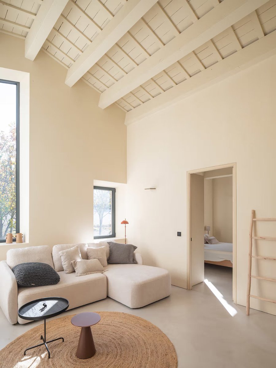 kotecinho's tweet photo. Casa 2302
Serra de Daró, Girona

Nordest Arquitectura
