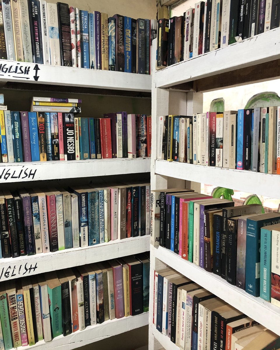 lit_sphere's tweet photo. hi olllll!💌

aku sedang dalam misi berburu buku-buku bekas layak baca agar menemukan rumah serta pembaca barunya.

for now, masih hunting secondhand bookstore di bali yak. tidak menutup kemungkinan bakal jalan-jalan ke kota lain sih.

more info melipir ke ig @/kost__bookshop 🌺 https://t.co/SU2MYZd3G8