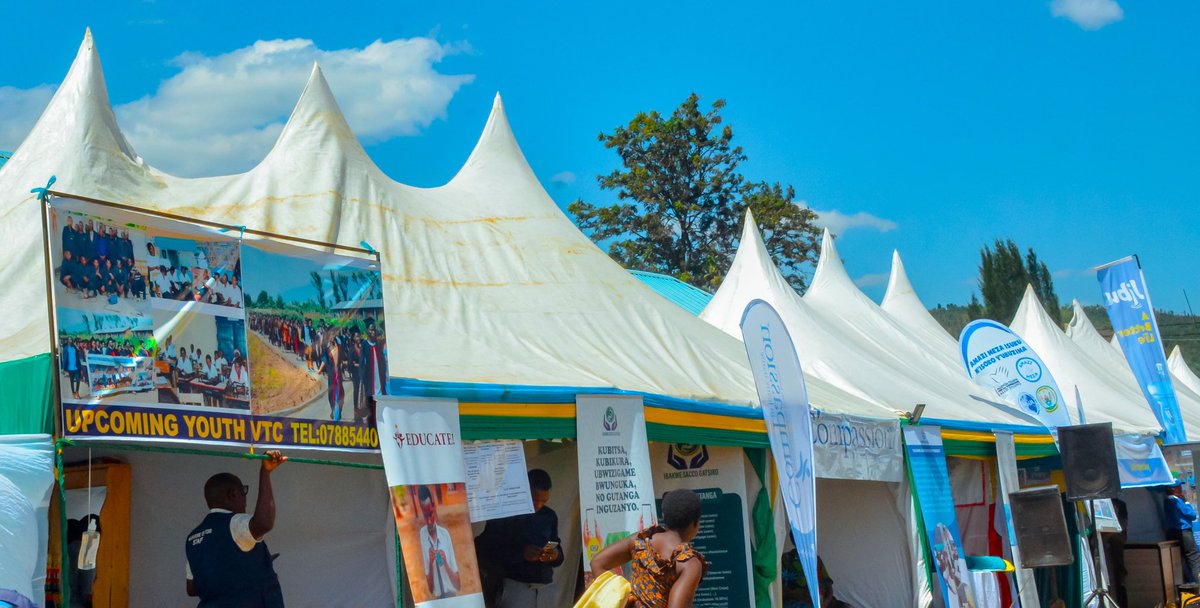 SectorKabarore's tweet photo. Kuri uyu wa Gatatu, tariki ya 17/6/2026 mu Karere ka @GatsiboDistrict mu murenge wa @SectorKabarore hatangiye imurikabikorwa rw'Abafatanyabikorwa b'Akarere/JADF rizamara iminsi 3 kuva tariki ya 17-19/6/2026 rifite insanganyamatsiko igira iti: " Ubufatanye mu rugendo rwo kwigira. https://t.co/BO8RIkoLWD