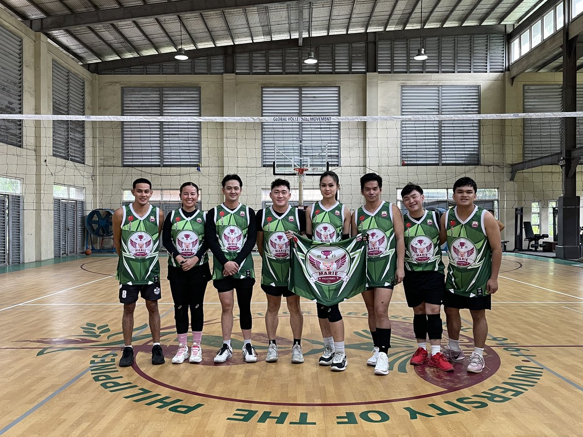 iAMpoisonous's tweet photo. Last December, may liga kami mg volleyball, kakampi ko Akira. Champion kami. Tinalo namin sila JL at Dylan at Bong. 🤣🤣🤣 Naging best player pa nga siya eh tapos binigay niya ung share niya sa cash prizdun sa mga students na kakampi namin https://t.co/GzWX4iZS2C