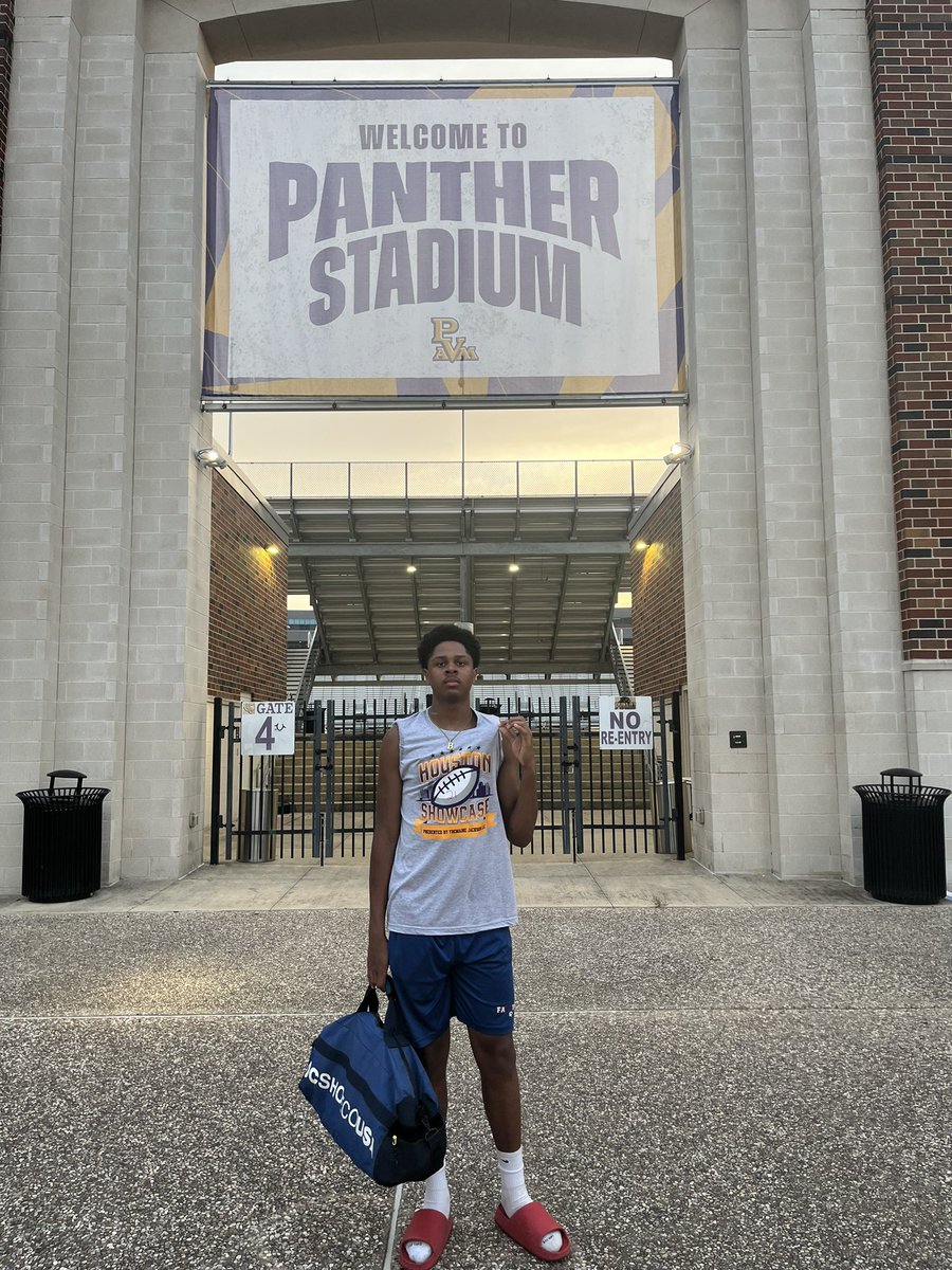DonnieBly13's tweet photo. Had a good time @pvamufb_ Houston Showcase!

@coachjack212 @coachcbuckner https://t.co/EF8aMSnoik