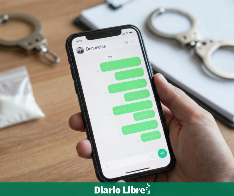 DiarioLibre's tweet photo. 📰 | #ActualidadDL | ¿Venta de drogas en tu zona?: repórtala por WhatsApp a la DNCD
Conoce los pasos aquí 🔗https://t.co/1sujXwVWnm
#DiarioLibre #DNCD #Denuncias #OperativosAntidrogas https://t.co/NwPz1Qm3kY