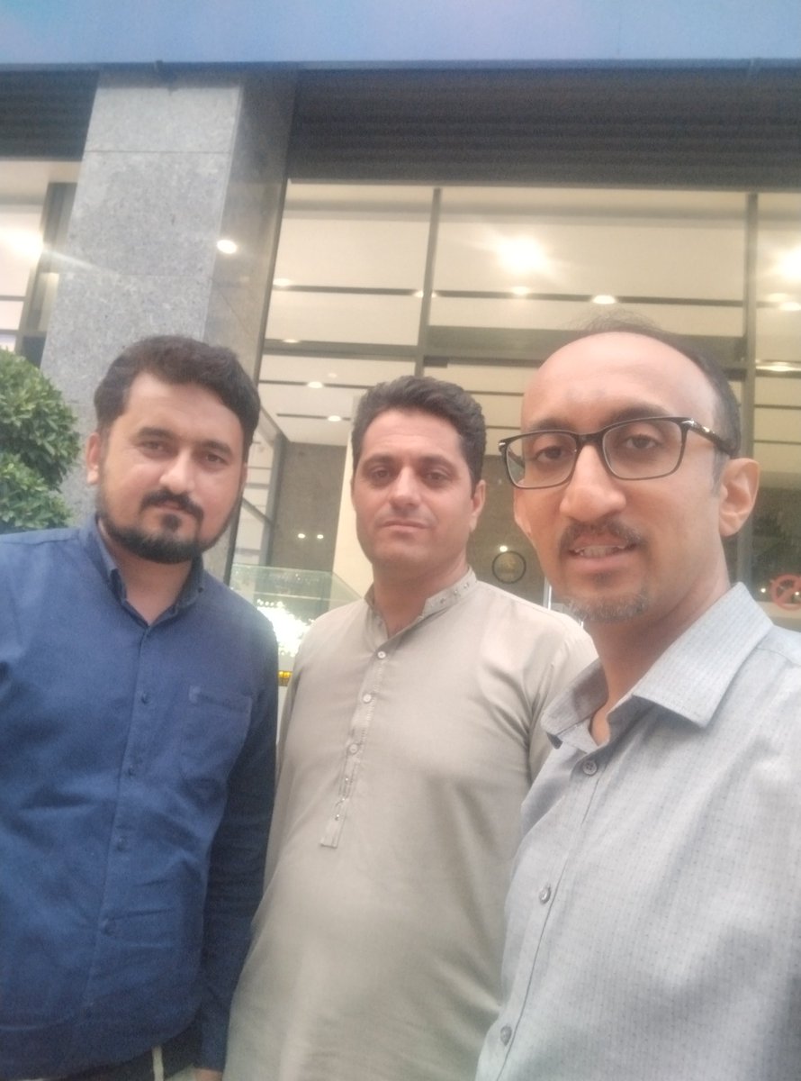 afzaalfarooqui's tweet photo. It's a pleasure meeting my dear brothers Sohail and Zaheer https://t.co/sFiJEA57d2