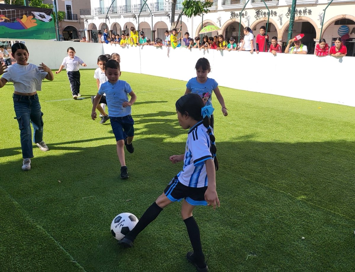 AbrahamTepa's tweet photo. ⚽🌎 El #MundialitoInfantil de #Tepatitlán fue mucho más que fútbol: fue unión, alegría y sueños compartidos. Niñas y niños representaron al mundo con pasión, respeto y compañerismo. La verdadera victoria está en nuestras nuevas generaciones. 🙌

#ViveTepatitlán #VisitaTepa https://t.co/Zg7Wcb8plu