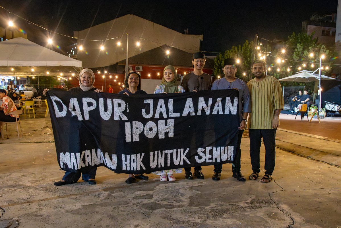 burningredberry's tweet photo. Semoga lembaran baharu 1 Muharram membersihkan jiwa kita 

#DapurJalananIpoh https://t.co/8gsj6qQjaq