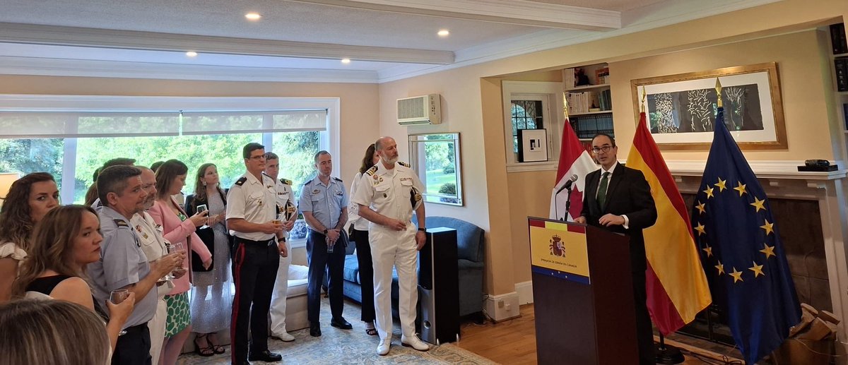 EmbEspCanada's tweet photo. Hemos recibido al XXVII curso de Estado Mayor de las Fuerzas Armadas de España, que visita 🇨🇦. Orgullosos de nuestras Fuerzas Armadas.
@CESEDEN_OFICIAL @Defensagob #CEMFAS
We have welcomed the 27th Spanish Armed Forces General Staff Course, who are visiting 🇨🇦. We are proud of our Armed Forces.
@CESEDEN_OFICIAL @Defensagob #CEMFAS