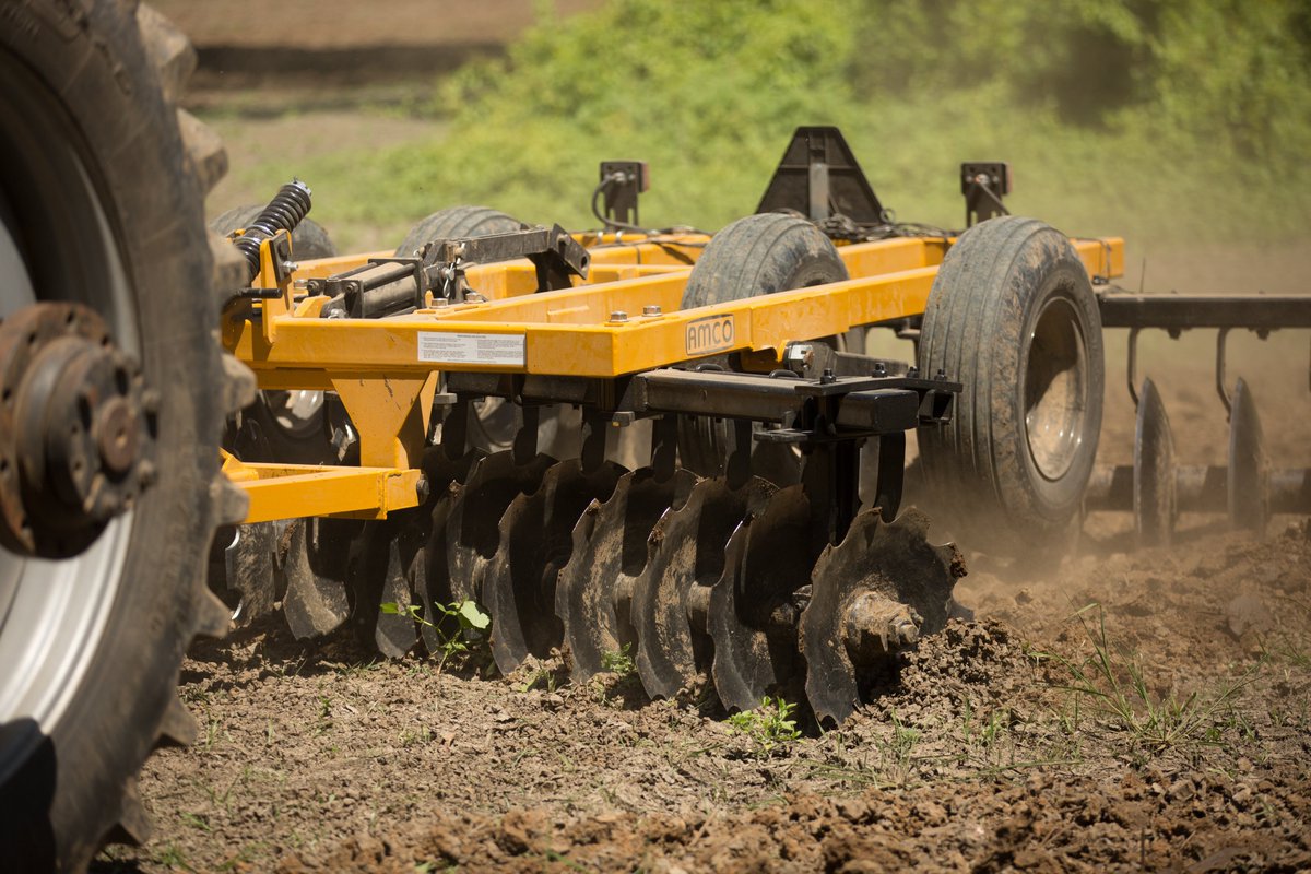 amco_mfg's tweet photo. We all want dependable seedbed prep! You can rely on our F17 Double Offset Tandem Disc Harrow. It’s our non-folding option for breaking and smoothing soil. Check it out: https://t.co/HbhlPwFsRu #amcomfg #toughtillagetools https://t.co/MpXu1sAB1L