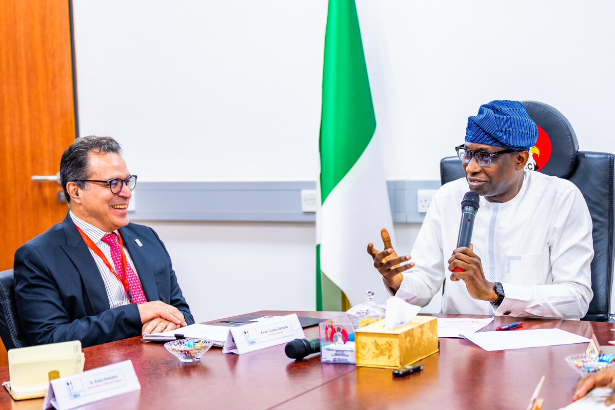 RoLACNG's tweet photo. International IDEA Secretary General Kevin Casas-Zamora meets Ola Olukoyede Chairman of the Economic and Financial Crimes Commission (@officialEFCC) to strengthen institutional partnerships in advancing anti-corruption reforms in Nigeria🤝
 
Through the Anti-Corruption component of the #RoLAC Programme funded by the @euinnigeria, @intidea_ng supports Nigeria’s anti-corruption efforts by working directly with the EFCC and other agencies to train investigators, improve case analysis, tighten financial controls etc

This high-level meeting was critical to reviewing progress achieved so far and expanding collaboration with the Commission on critical emerging priorities in anticorruption reforms 👌

#InternationalIDEA #EUInNigeria #AntiCorruption #Transparency