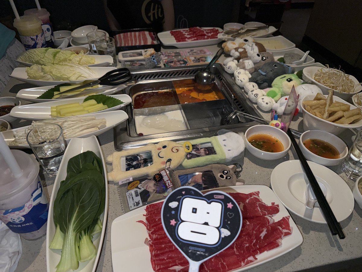 wingiiie's tweet photo. 위버스콘 재밋따// https://t.co/Z3kxp1Mt23