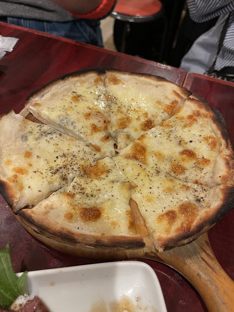 Hey2__Bon2's tweet photo. 🍕 https://t.co/NIQ3ZNpHKg