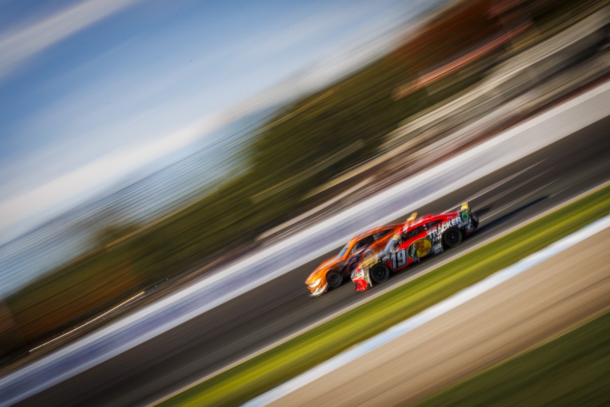 NHMS's tweet photo. Feel every lap. 🤩

Here's five reasons NASCAR is better live than on TV. ⤵

📰: https://t.co/cD11x59pMk https://t.co/qBIIEu3EJ1