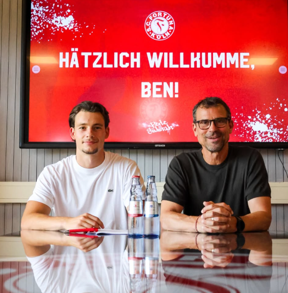 SCFanAccount's tweet photo. Zwei Transfers in zwei Tagen????
Nicht mehr mein Verein
Aber herzlich willkommen Ben Zich ❤️🤍. Ich bin jetzt mal gespannt wie sich das entwickelt im Tor, rein theoretisch haben wir gerade ja 4 Torhüter im Profikader, mindestens einer muss eigentlich noch das Schiff verlassen.... https://t.co/AlsqS5wp09