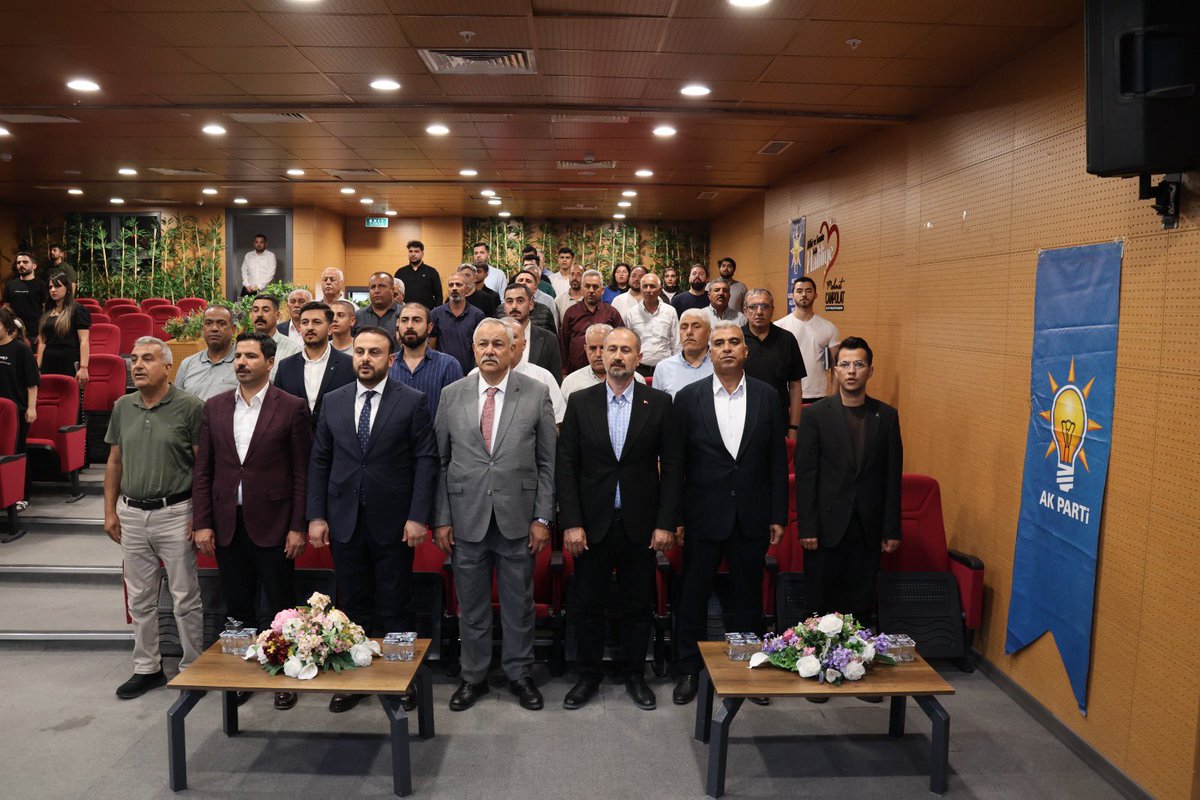 MDOGANSALAR_TR's tweet photo. 📌Haziran Ayı İlçe Danışma Meclis Toplantısı

İlçe Başkanımız Mustafa Bağmancı,
İlçe Koordinatörümüz Serhat Akayalp, Haliliye Belediye Başkan Vekilimiz Halil Yetkin, Kadın Kolları Başkanımız Fatma Ocak,Ana Kademe Yönetim Kurulu Üyelerimiz, Gençlik Kolları Yönetim Kurulu Üyelerimiz,
Kadın Kolları Yönetim Kurulu Üyelerimiz, Mahalle Başkanlarımız ve Belediye Meclis Üyelerimizin katılımıyla; 

Haziran Ayı İlçe Danışman Meclis Toplantımızı gerçekleştirdik. Hayırlara vesile olmasını temenni ediyoruz.

@RTErdogan @avyusufibis @osmannazlier  @bybekirbozdag @ibrahimeyyupogl 
@milhamigunbegi @ferdisenel25 @furkankucukk_ @mbagmanci63 @fatmaocak0663 @AKGenclikGM @akgenchaliliyee 

#akgençlik #akparti #gençlikkolları #akgençlikşanlıurfa #receptayyiperdoğan #lider #gençlik
#şanlıurfa #durmakyokyoladevam