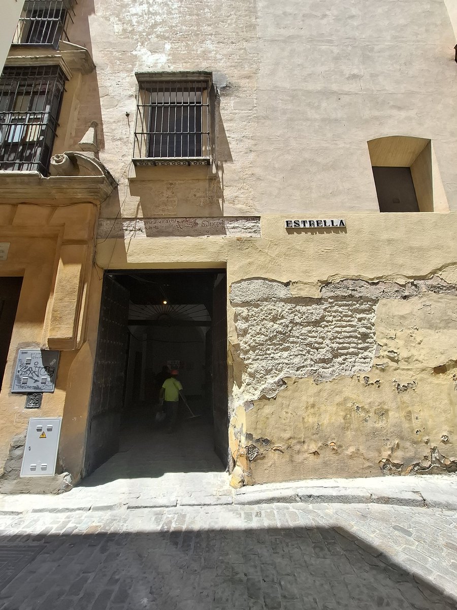 DavidLp32705032's tweet photo. Ni los conventos se libran. Ex convento de San Alberto, Oratorio de San Felipe Neri, Plaza Rojas Marcos... https://t.co/Rza04qTqno