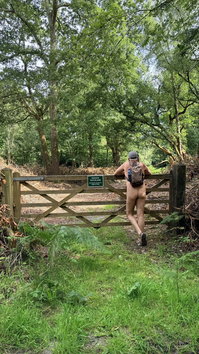 Natu_Chris's tweet photo. RANDONUE 
NAKED HIKING in UK 🇬🇧
#naturiste #naturist #naturisme #nakedlifestyle #nu #nudistlifestyle
#normalizenudism #nudeisnormal #randonue #naturism #nakedhiking
#naturistholidays #fkk #nudeisfreedom
#naked #nakedandnotafraid https://t.co/9Y2sZgqLB0