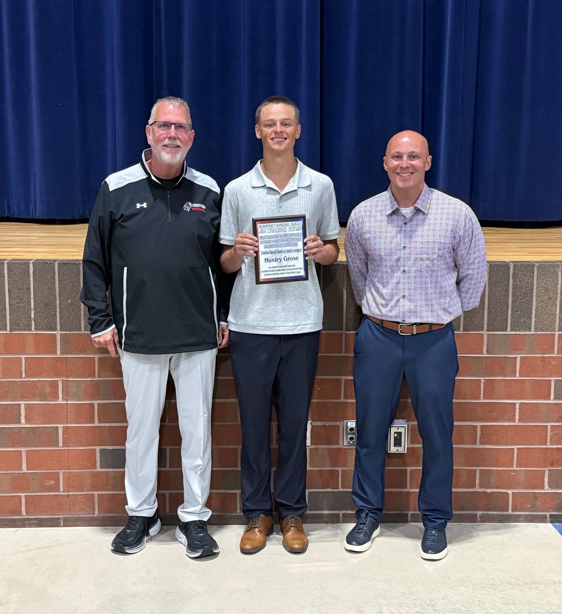 Cview_Baseball's tweet photo. The Crestview Baseball Alumni Committee selected Huxley Grose as the first recipient of the ‘Crestview Baseball Alumni Jim Wharton Award’, presented this year by 2002 graduate and Crestview Baseball Alumnus, Nathan Powelson.

#Together https://t.co/PUice78piV