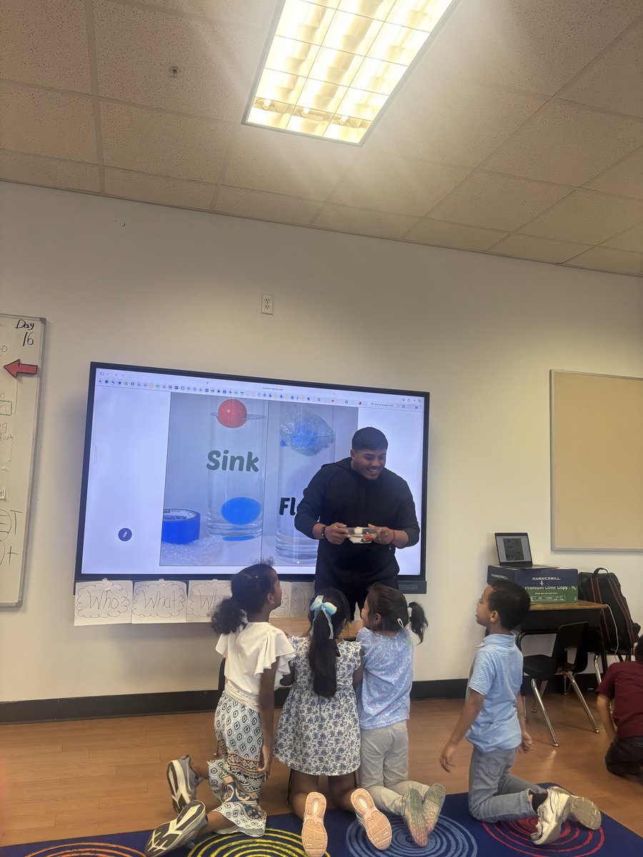 MrRomero0's tweet photo. Kinder had a blast with a simple Sink or Float STEAM challenge! Students explored what makes objects sink or float, then used their new knowledge to design and build their own boats. @HollyGoTweets @Anabel_Ruiz19 
#RISDSummer #ACEignite #STEAMlearning https://t.co/7W4jiJEa9T