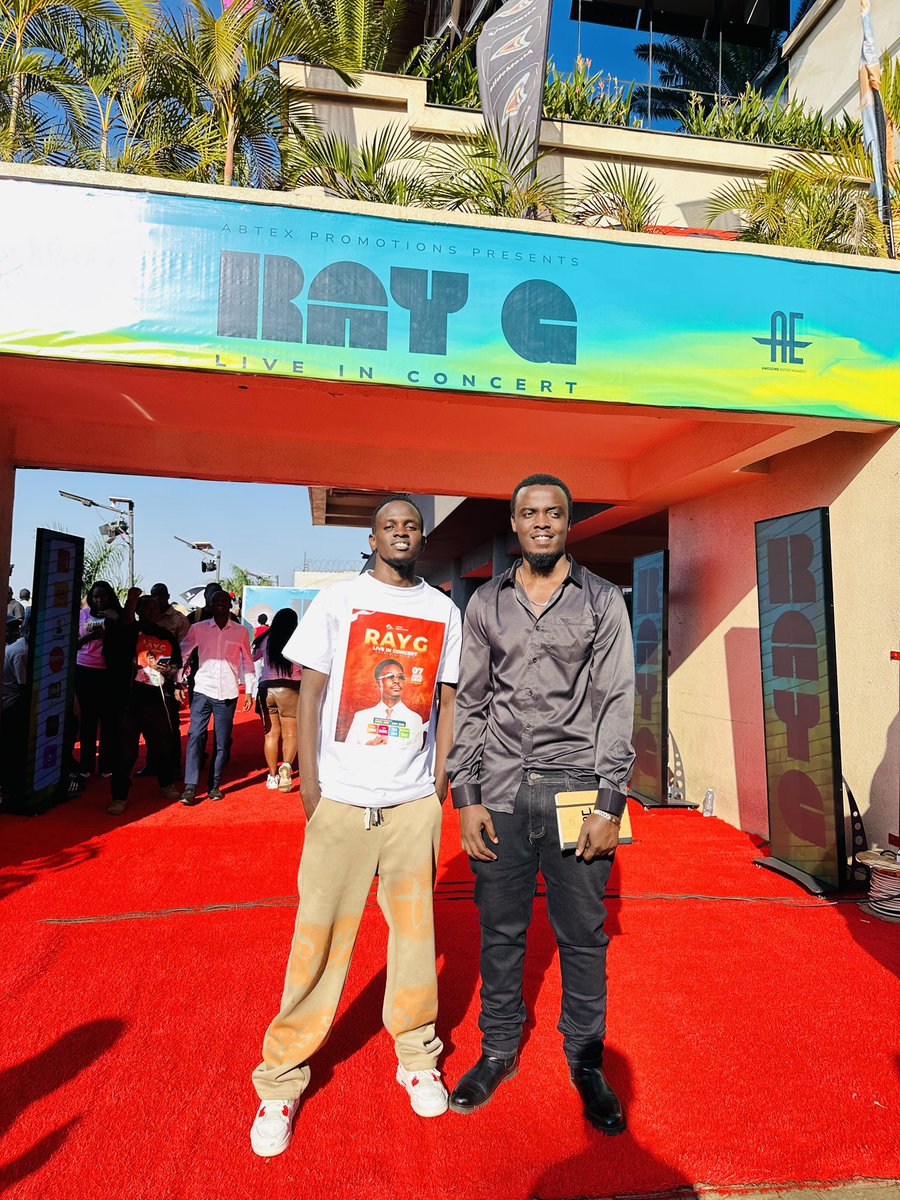 Scorfield256's tweet photo. Awesome Mangers Kats and Josh blessings follow u my G’s
#Tuzekololo #RayGLiveInConcertKololo 
@Ray_G_official https://t.co/nnrOBLFnvn