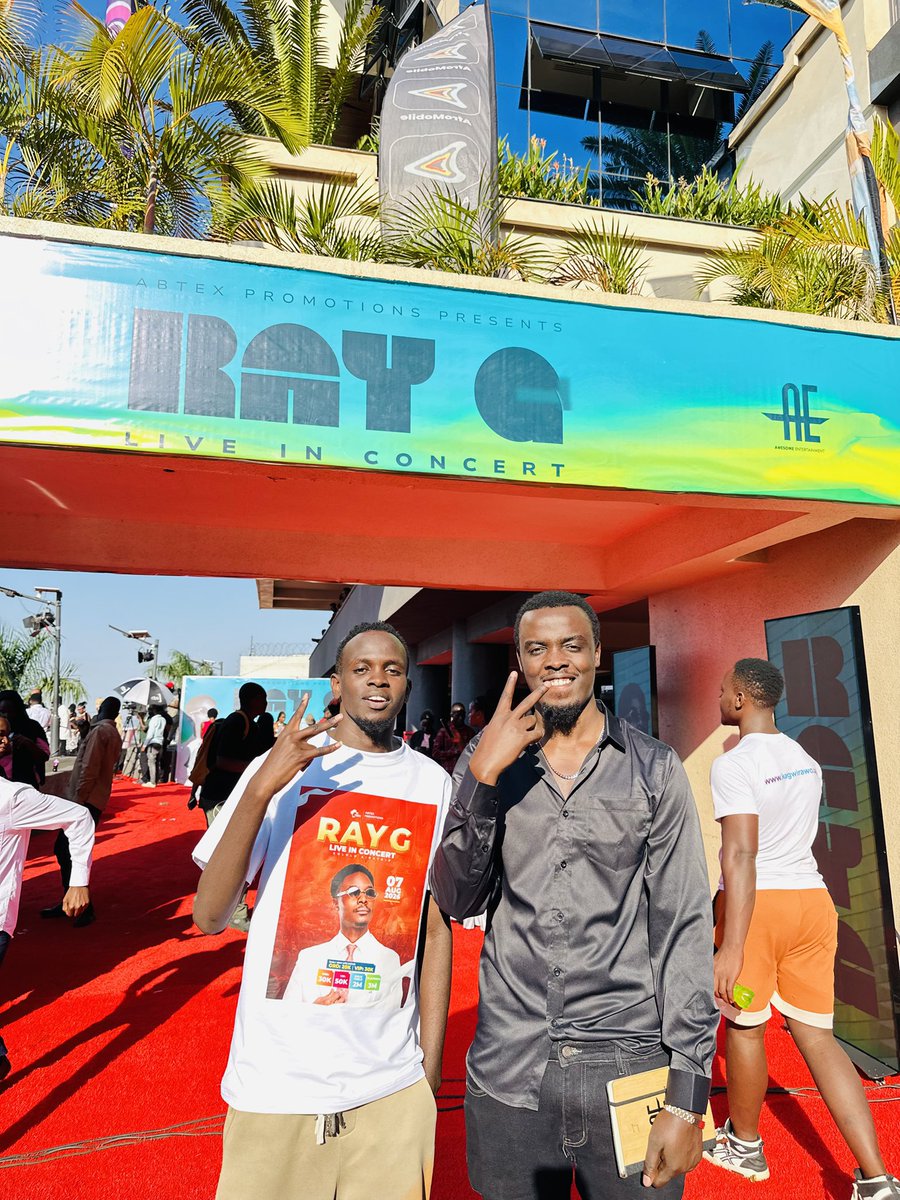 Scorfield256's tweet photo. Awesome Mangers Kats and Josh blessings follow u my G’s
#Tuzekololo #RayGLiveInConcertKololo 
@Ray_G_official https://t.co/nnrOBLFnvn