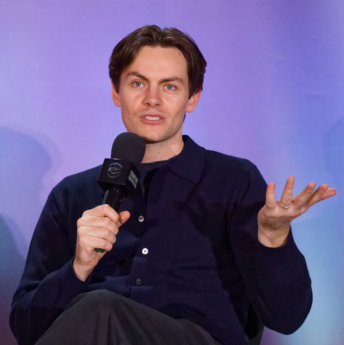 starfuryevents's tweet photo. Freddy Carter during his guest talk at Starfury Into The Fold 3, our annual celebration of Shadow And Bone. 
#shadowandbone #Starfury #kazbrekker #freddycarter #sixofcrows https://t.co/Dz6h0VrS64