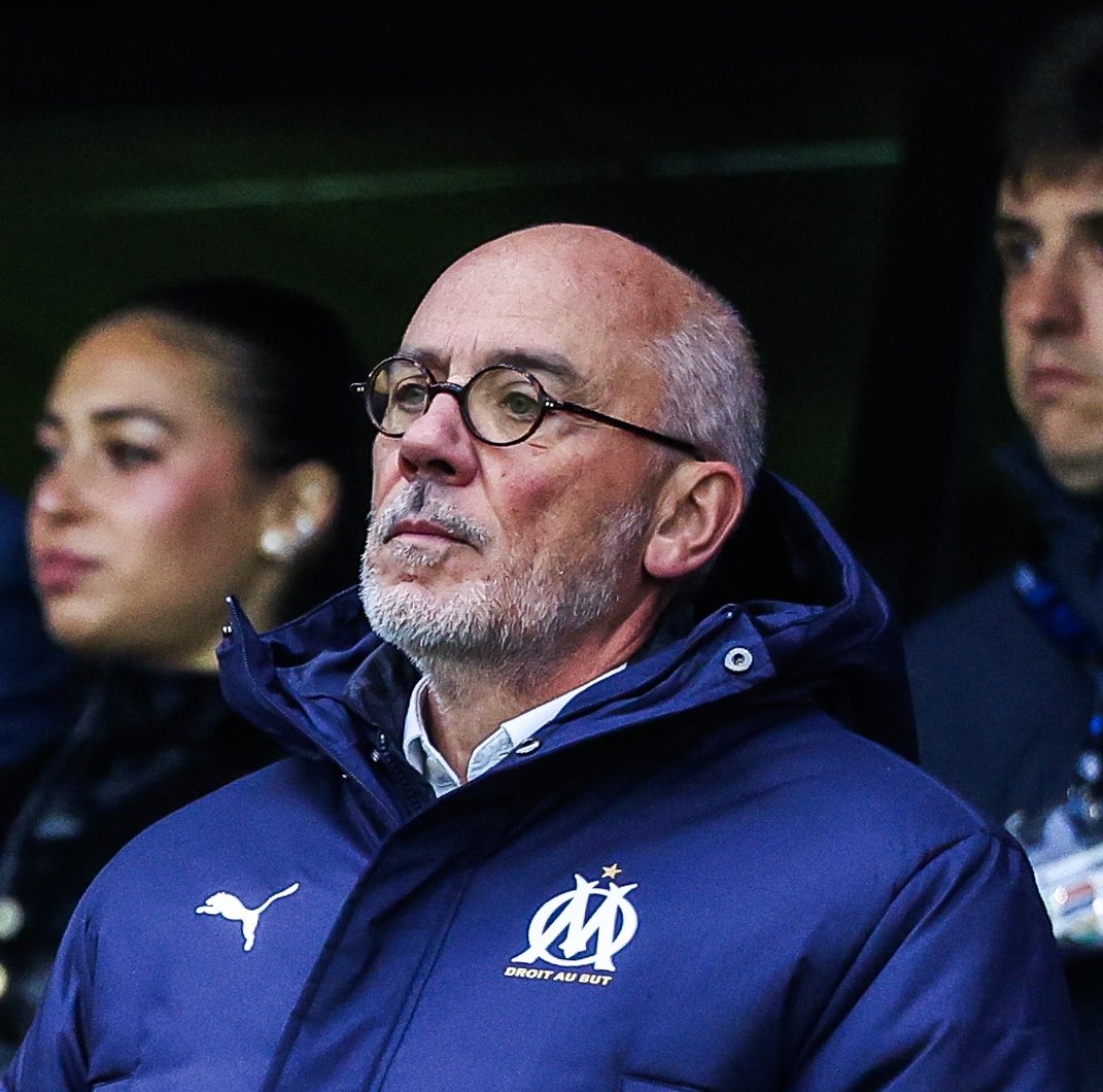 ActuFoot_'s tweet photo. 🚨 Frank McCourt et Stéphane Richard se sont beaucoup investis pour éviter le pire pour l’OM. 💙🤍

Les deux hommes sont parvenus à bénéficier de la clémence de l’UEFA en raison des faibles droits TV français.

🗞️ @laprovence https://t.co/4RHN6cQdgJ