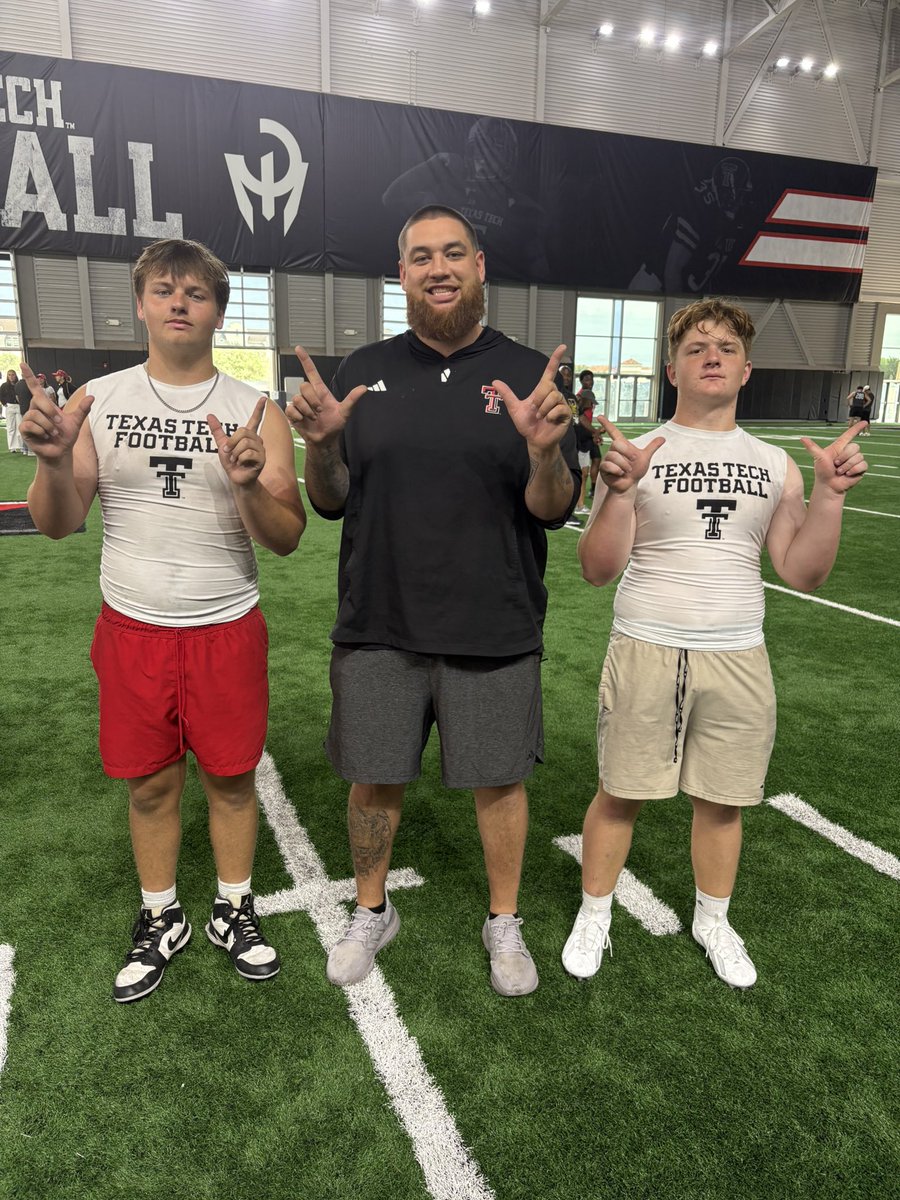 AlexCarter9952's tweet photo. Had a great time at @TexasTechFB camp this past weekend! I did good I went 12-1 in 1on1s but overall it was a great camp and it was very well put together! @CoachKirkRogers @M__McMillan @CoachShirley__ @CoachChidester @LBBroncoFB @ColeMaxwell33 https://t.co/sCDPxC6oLA