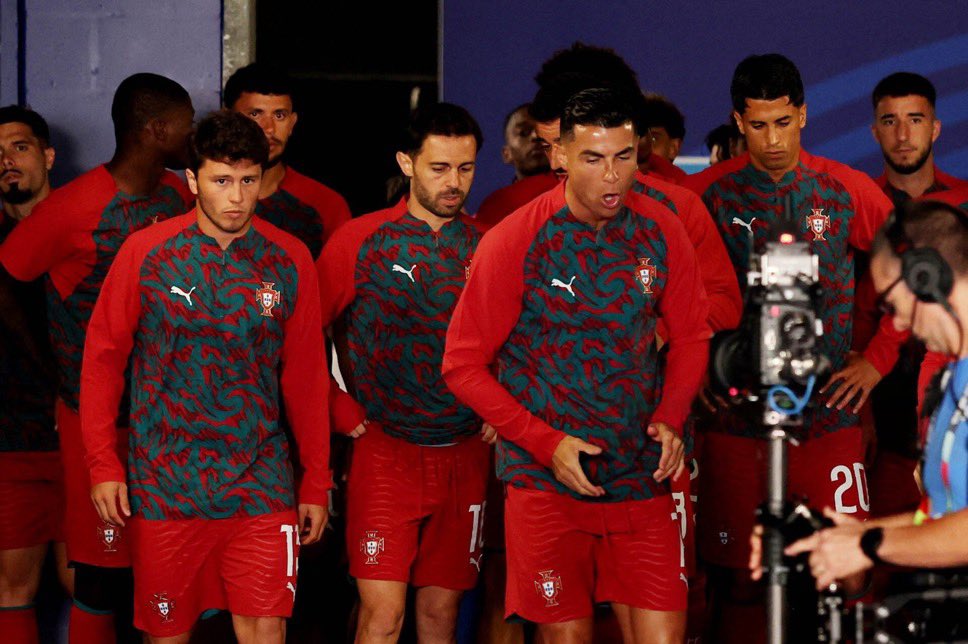 ittiB6's tweet photo. سنحيا بعد كُربتنا ربيعًا 
كأننا بالأمس لم نذق مُرًا https://t.co/eDlk0rzxUe