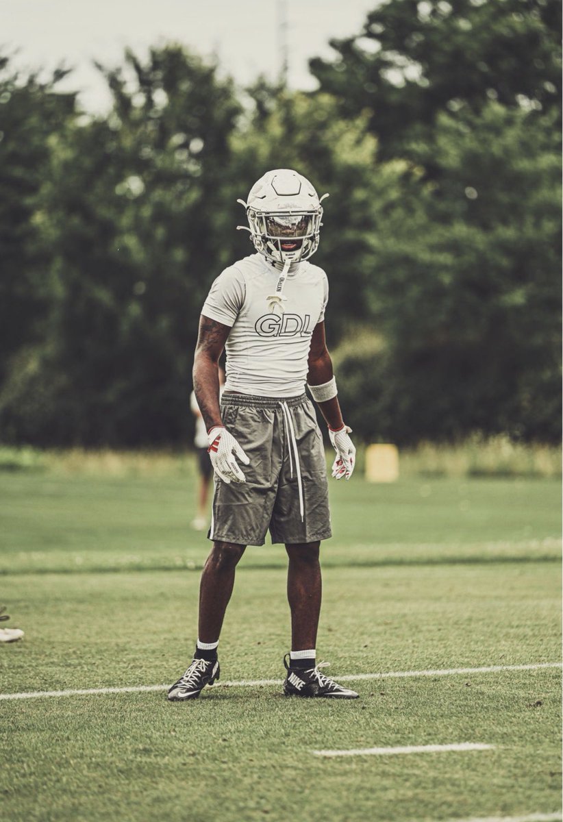 camtoshifty_'s tweet photo. I will be attending Austin Peay camp  Saturday June 20th I am ready to compete. @CoachTLawson @Coach_Firestone @GdaleHSFootball @vernonporte17 @CoachBenThawAP https://t.co/04WIXeE0zs