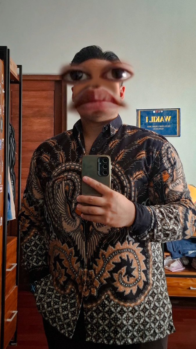 xcrossliner's tweet photo. lol i look that good in batik turns out ya https://t.co/YkuiWy19eo