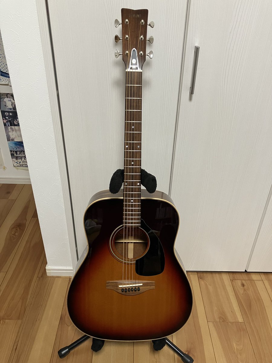 mattsufarm's tweet photo. 新しいギターを迎えるにあたり
色んなギターと迷ったんだけど

The FG TBSは
ゆずに近いギターで
レアな仕様で他の人とほとんど被らなくて
そして使いやすい

ゆずらしさも
自分らしさも持てると思い選びました

ヤイリと併用して使っていきます！ https://t.co/IxFoztSFs0