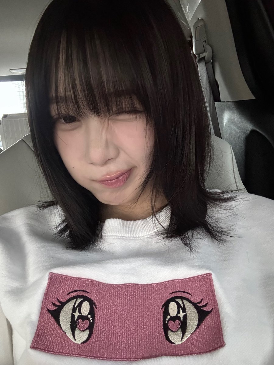 ae_sam0's tweet photo. 애리 윙크하는 거 너무 아기 https://t.co/DntXUO7sN7