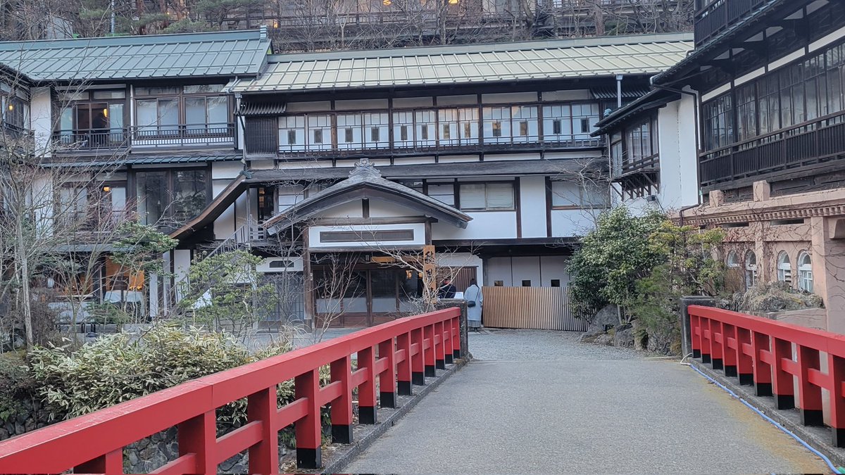 kurofune_kikou's tweet photo. 『古畑任三郎』ネトフリ配信が話題ですが、シーズン3「古畑、風邪をひく」のロケ地は群馬県中之条町です！旅館のシーンは四万温泉「積善館」元禄の湯！！♨ https://t.co/iD1hADnP8e