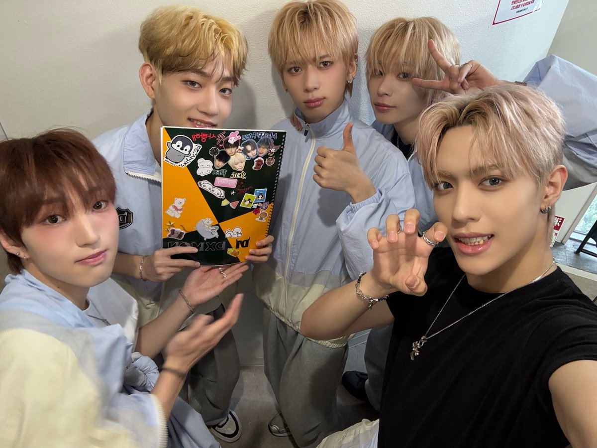 DXMON (다이몬) tweet media