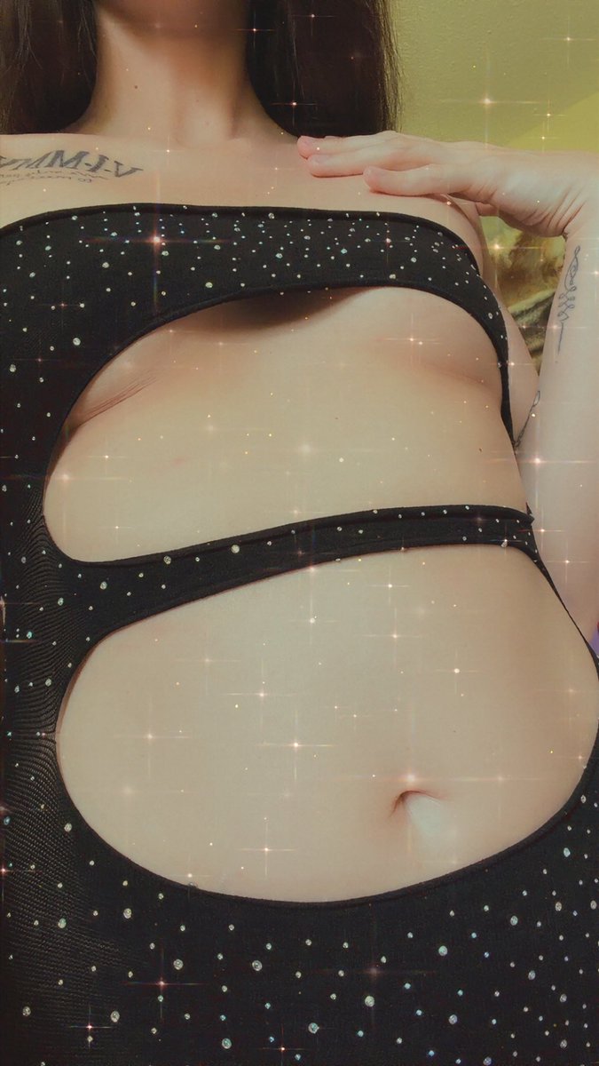 guysonemmm's tweet photo. Spoil me for my birthday in 4 days $carpee13 https://t.co/GLYDNShpjl