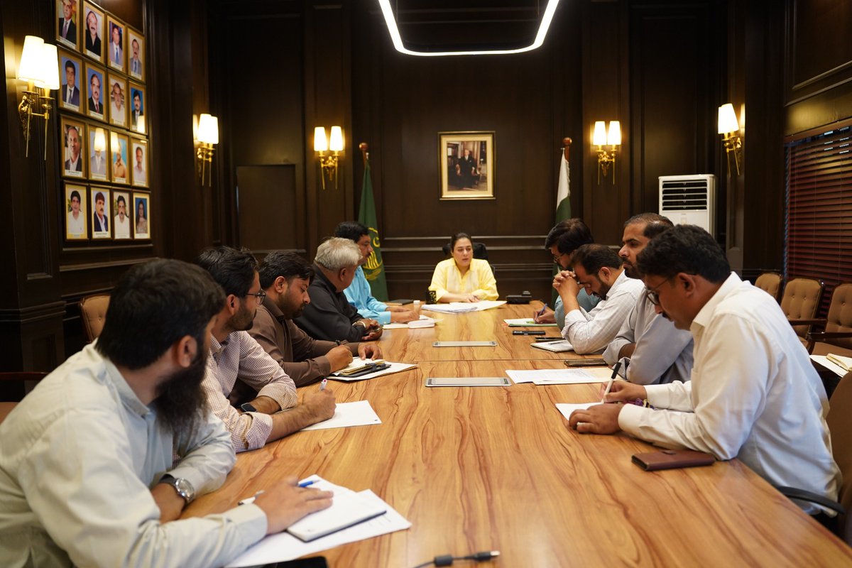 PhaLhr's tweet photo. ایڈیشنل مینجنگ ڈائریکٹر پی ایچ اے لاہور میڈم زونا بٹ کی زیر صدارت ہارٹیکلچر ڈائریکٹرز کا اجلاس ، گزشتہ دنوں طوفان اور بارشوں کے باعث مختلف علاقوں میں درخت گرنے کے واقعات کا جائزہ لیا گیا ۔
🌿 پی ایچ اے لاہور — سرسبز، محفوظ اور خوبصورت لاہور کی جانب ایک مضبوط قدم۔ https://t.co/kN2y32qOf6