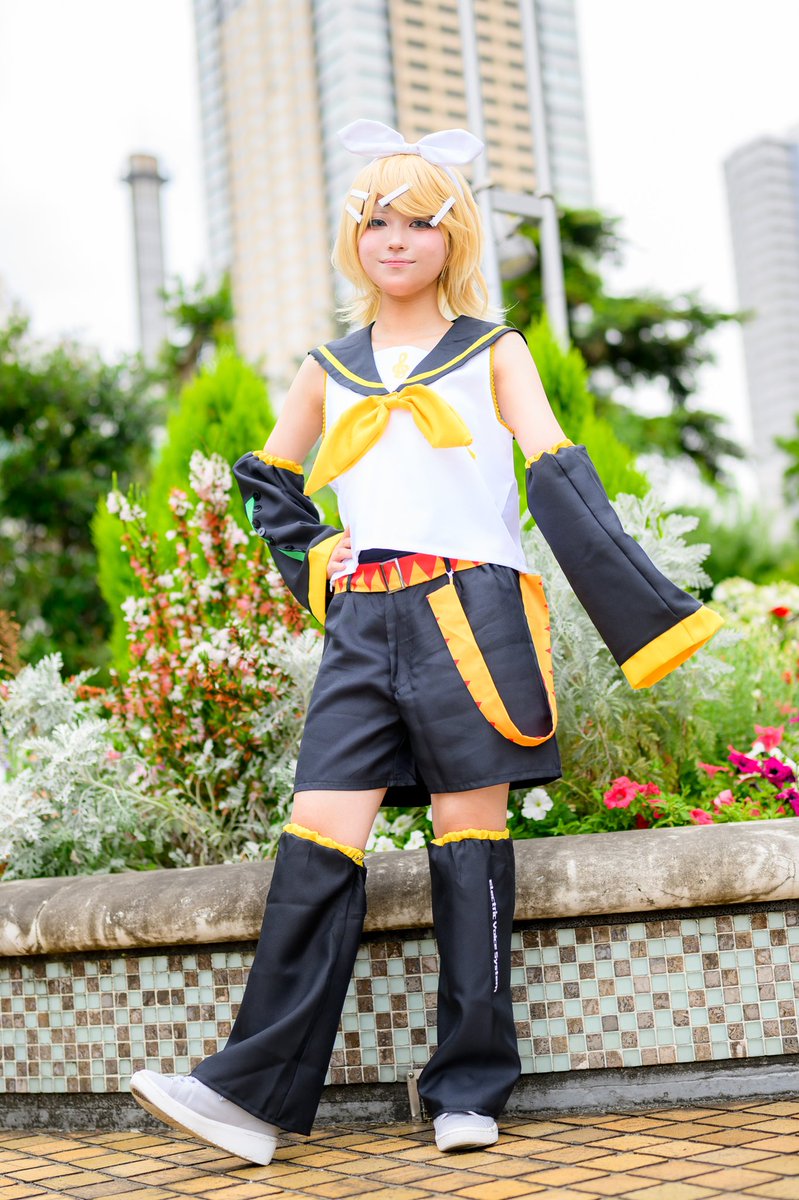 karasugirumen's tweet photo. Cosplay／VOCALOID
ᯤ̣🎧´‐🟨🟨🟨
📷(@miya_1102)
 #アコスタ池袋ㅤ #Cosplay https://t.co/9JyzJrhyj1
