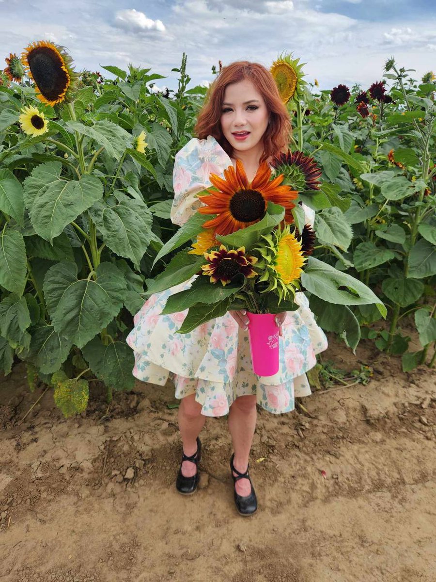 FarmgirlaliceL's tweet photo. Would you date a 36 year old ginger? 👩🏻‍🦰 https://t.co/wJBHMXDy53