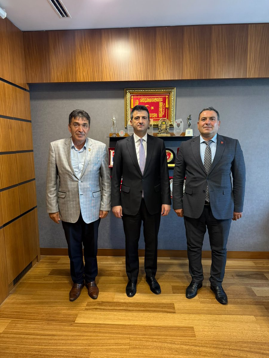 ErtugrlGaziTmsy's tweet photo. Kıymetli vekilim sayın Hulusi Akar bakanımızın önderliğinde çalışmalarınız takdire şayandır bizlere büyük bir memnuniyetlik  vermiştir bu çalışmalarınız bu çalışma tarihe geçecek 100 yılın bir çalışması olduğunu biliyoruz görüyoruz ve şahidiz 

Sizlerin takdire şayan 24 saat esaslı bir çalışmanın ürünüdür bu 

Allah sizden 1000 kere razı olsun Allah devletimize milletimize zeval ziyan vermesin