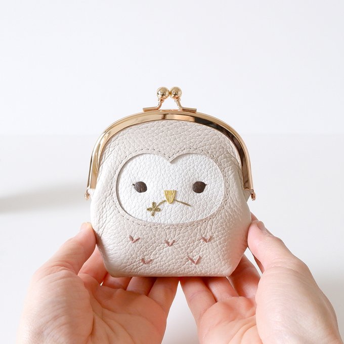 handmade_works's tweet photo. 「おすましふくろうのコインケース」
ご注文をいただきました🦉🌿

完成品はsold outとなりましたが、受注制作で引き続きご注文を承っております✨

もしよろしければご覧くださいね😊

minne
https://t.co/COJbd6vlQf
Creema
https://t.co/SaLfTX0HbL https://t.co/LQx91jGSqG