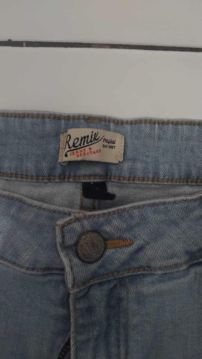 yadeuraz's tweet photo. loose pants sivali warna ivory uk. L-XL 65k
jeans bluelight 150k https://t.co/V6iq9c9lmz