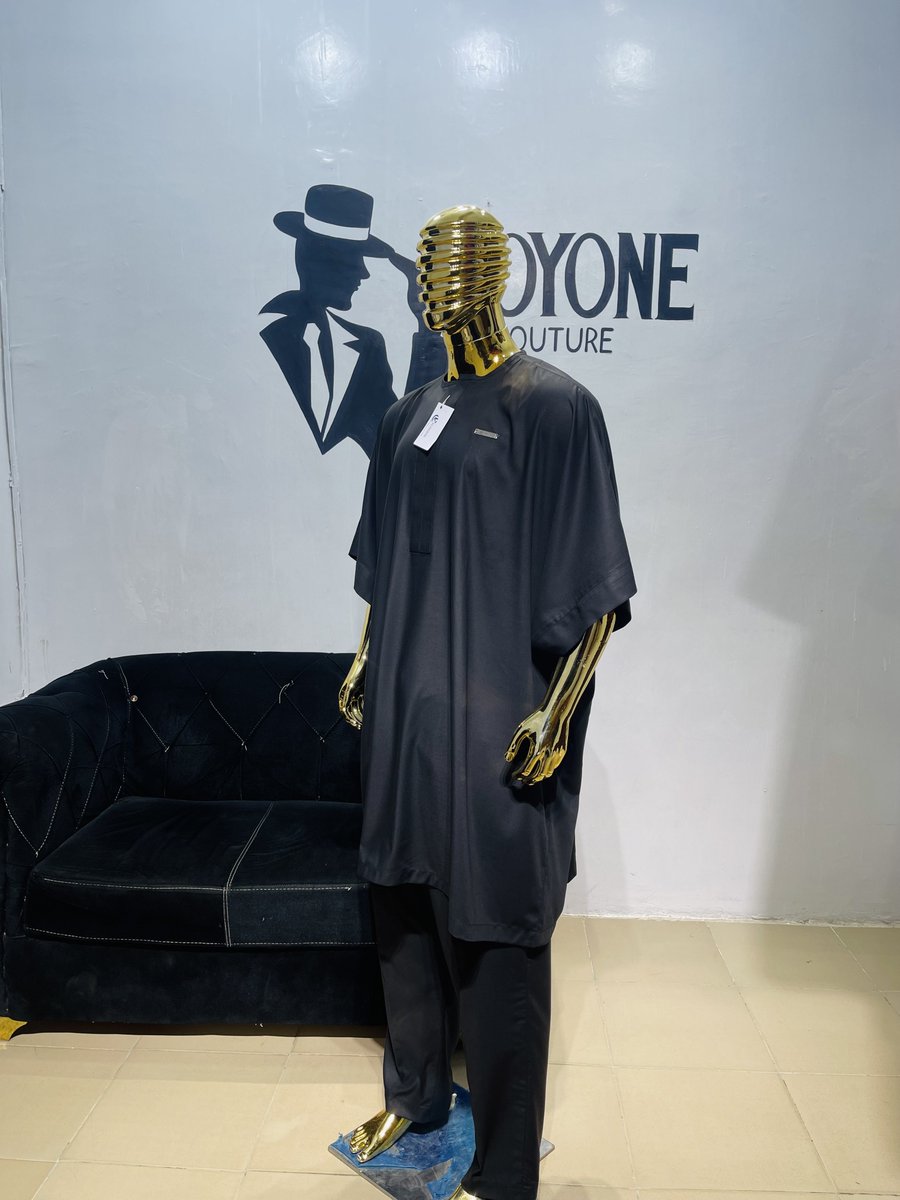 toyone_couture's tweet photo. Which one of these is your favorite color for Esiki 🧵🪡🛍@insideosogbo

Navy blue                  Or.         Black https://t.co/YOg3NY4PsJ