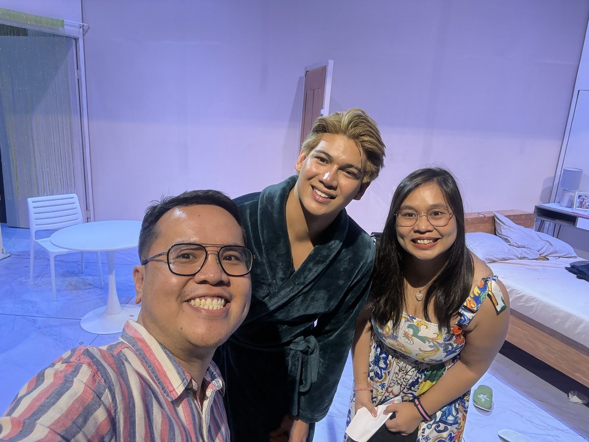 onlypatsph's tweet photo. ang ganda ng #DoubleTake #ReverseCard #AlTer last Sun! Last run na nila next weekend!! habol kayo! Daming emosyong maiiwan! magbabanlaw talaga after!

plus points sa naalala ako ni @_AteDick, "ikaw ung sa twitter"shet!kinilig talagaa ako!!

pakahusay nyo! #IMaybeEasyButImNotCheap https://t.co/MIwUjTOy4V