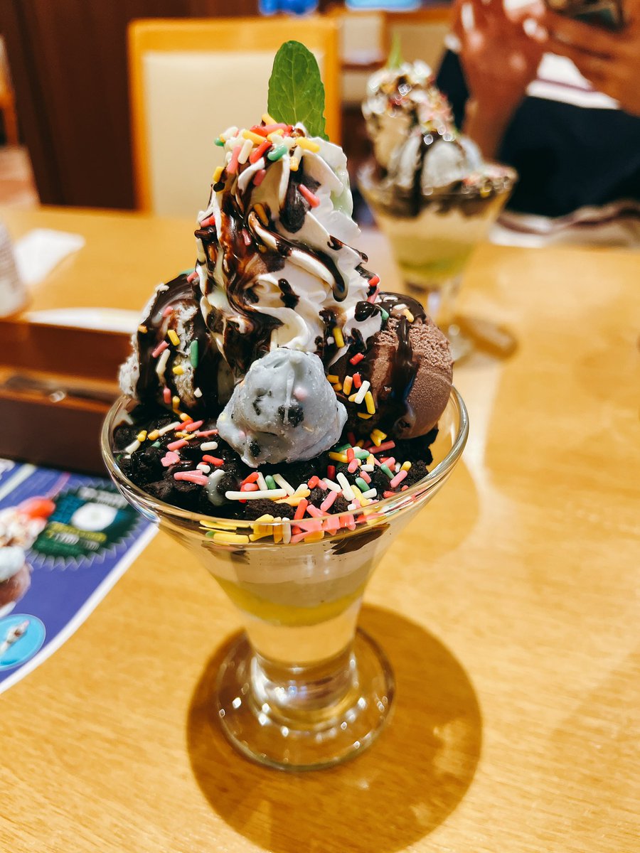 cr_ha's tweet photo. ちかいちゃんと久々会ってきたよ🫶
めちゃくちゃ昔話で盛り上がって時間あっという間だった‼︎
そんな訳で懐かし写真載せちゃう♡
今日は有難うそして結婚おめでとう😚 https://t.co/IrFLvBYCAv