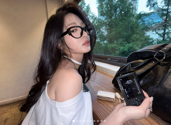 audclfpq's tweet photo. 부르셨어요?
(안경좋아사람등장) https://t.co/UjcomMpxZP
