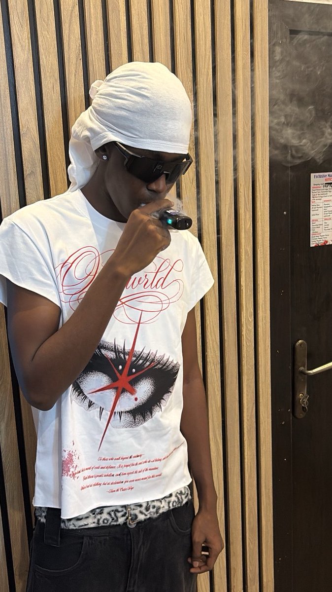 mroxtta's tweet photo. the tee is a masterpiece https://t.co/7S0G5bDSAU
