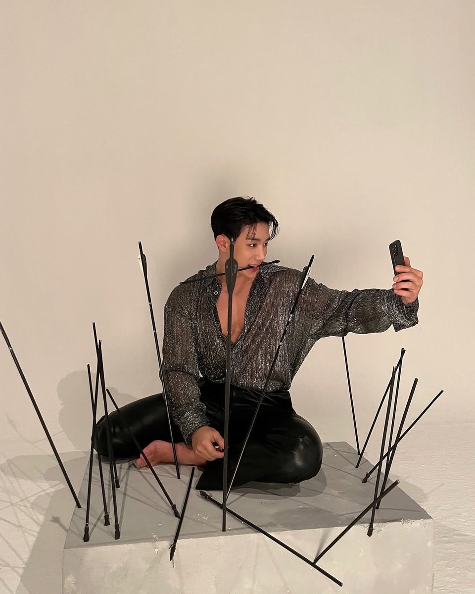 WONTSEOK's tweet photo. Another tradition of doing a mass cleaning around his handle was also returned, as he told everyone in community not to worry much. Hours later, it drove something out of the archive section: recalling pieces from classics. https://t.co/Lyz2AayKb6