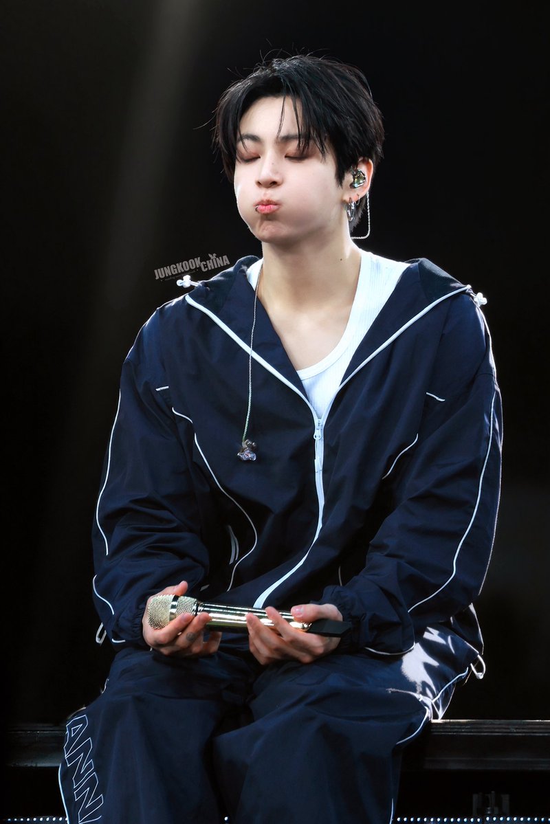 awesome_kook's tweet photo. 아힝 귀여워라(๑˃̵ᴗ˂̵๑)♡ https://t.co/M52IS1uAIj