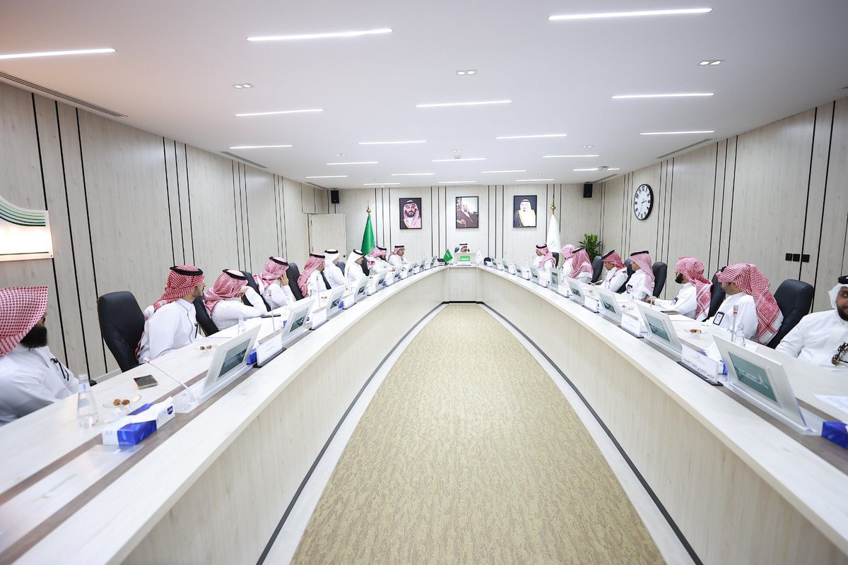 NBU_KSA's tweet photo. ترأس رئيس #جامعة_الحدود_الشمالية أ.د.أحمد بن علي الرميح، اجتماع مجلس الجامعة التاسع للعام الجامعي 1447هـ.. https://t.co/fm3KYoqvOL