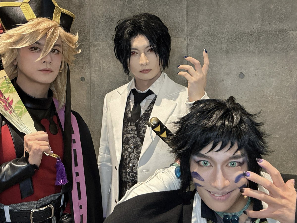 yoshihidesasaki's tweet photo. #舞台鬼滅の刃 公演4日目
ご来場ありがとうございました！

夜公演は童磨・無惨・獪岳でお見送りでした！
平日公演はアフターイベントが盛りだくさん✨
明日もお楽しみに！！

#鬼滅の刃 https://t.co/pibtFQeFRc